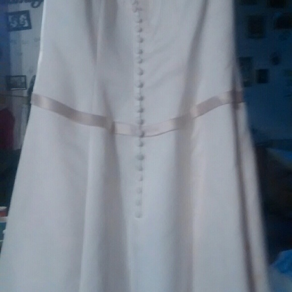 Wedding dress and veil (worn once with tags) - Picture 7 of 8